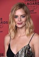 How tall is Samara Weaving?